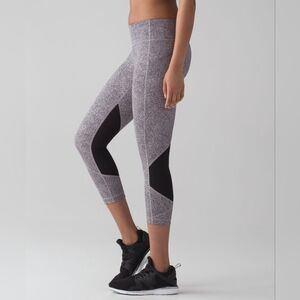 Lululemon Pace Rival Crop (22")Sea Spray Alpine White Dark Chrome / Black
